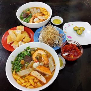 banh-canh-cua-a-rom