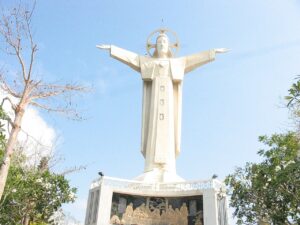 Tượng Chúa Kitô Vua Vũng Tàu trên Núi Nhỏ
