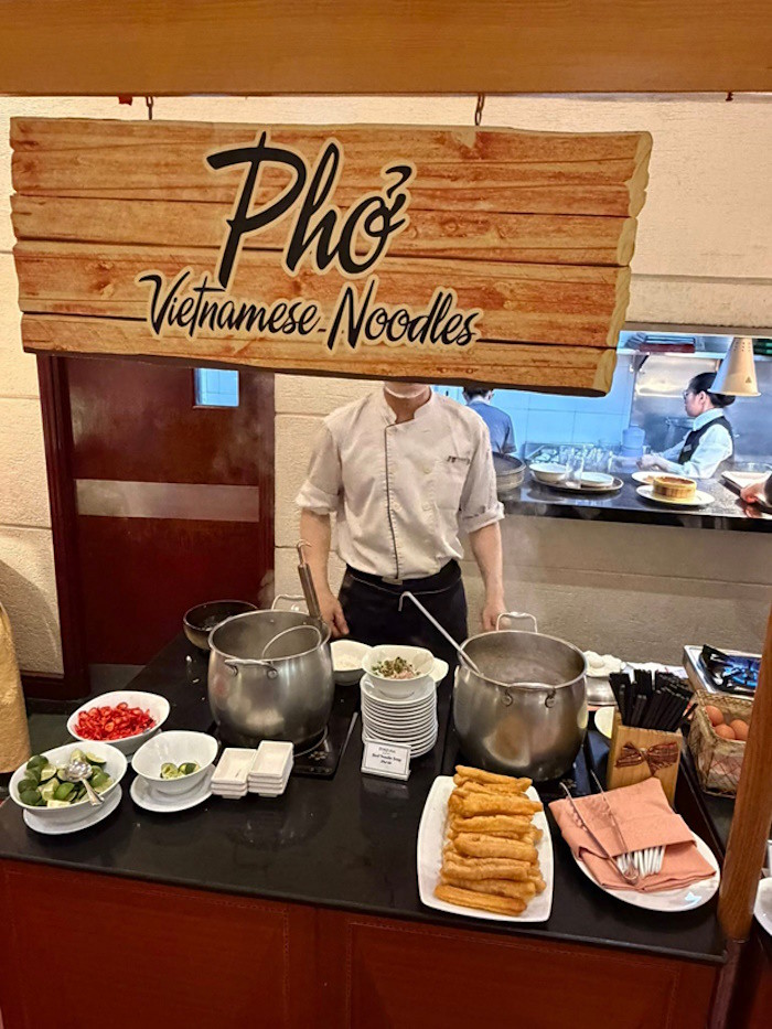 Tô bánh canh hải sản nóng hổi (ảnh minh họa)